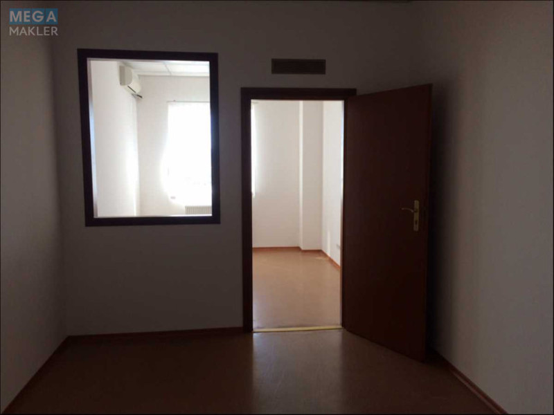 Оренда комерційної нерухомості, 286,60 кв.м, под офис, <a class="location-link" href="/kiev/" title="Недвижимость Київ">Київ</a>, <a class="location-link" href="/kiev/obolonskij/" title="Недвижимость Оболонський район">Оболонський р-н</a>, Викентия Хвойки ул., 21 (изображение 7)