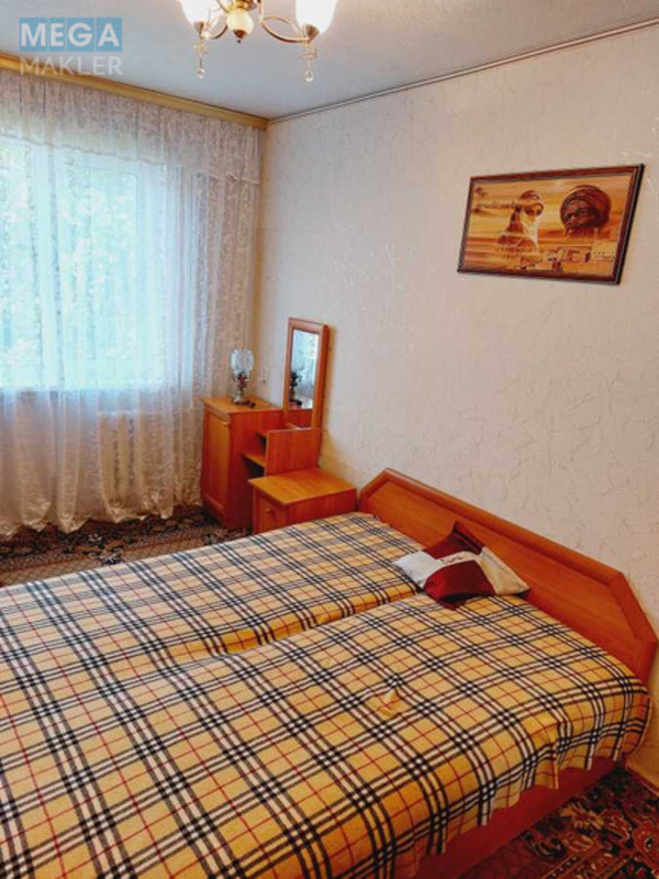 Оренда 3 кімнатної квартири, <a class="location-link" href="/kiev/" title="Недвижимость Київ">Київ</a>, <a class="location-link" href="/kiev/solomenskij/" title="Недвижимость Солом'янський район">Солом'янський р-н</a>, Вацлава Гавела бульв., 7Б (изображение 2)