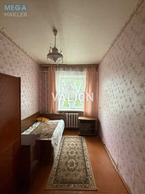 Продаж 3 кімнатної квартири (50/35/5), 5 пов. 5 пов. будинку, <a class="location-link" href="/kiev/" title="Недвижимость Київ">Київ</a>, <a class="location-link" href="/kiev/podolskij/" title="Недвижимость Подільський район">Подільський р-н</a>, Кирилівська вул., 110 (изображение 2)