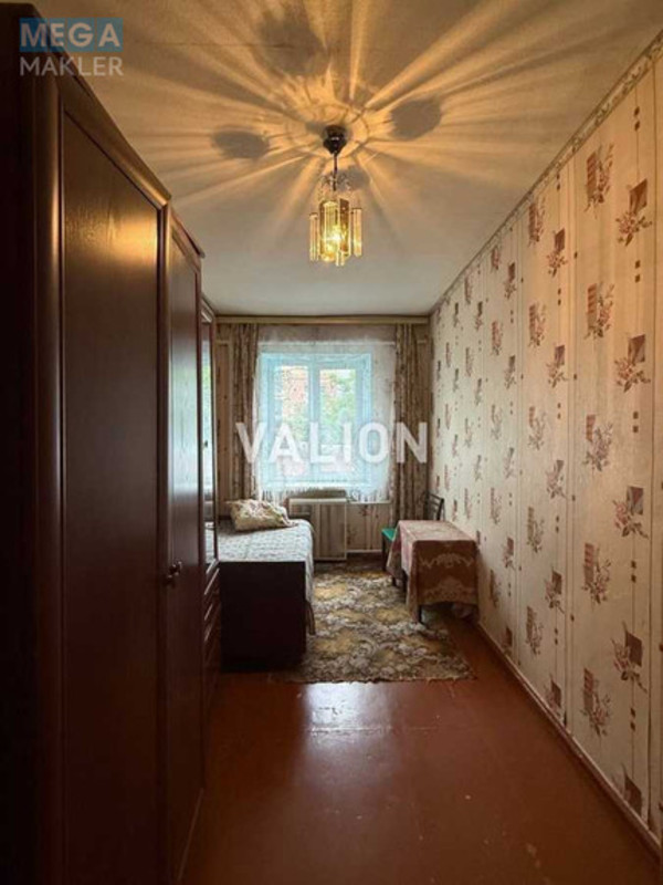 Продаж 3 кімнатної квартири (50/35/5), 5 пов. 5 пов. будинку, <a class="location-link" href="/kiev/" title="Недвижимость Київ">Київ</a>, <a class="location-link" href="/kiev/podolskij/" title="Недвижимость Подільський район">Подільський р-н</a>, Кирилівська вул., 110 (изображение 4)