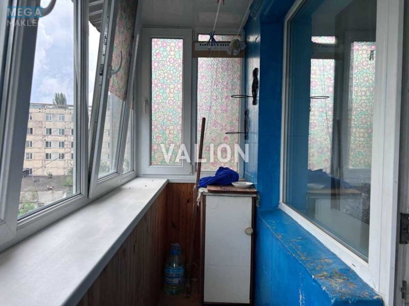 Продаж 3 кімнатної квартири (50/35/5), 5 пов. 5 пов. будинку, <a class="location-link" href="/kiev/" title="Недвижимость Київ">Київ</a>, <a class="location-link" href="/kiev/podolskij/" title="Недвижимость Подільський район">Подільський р-н</a>, Кирилівська вул., 110 (изображение 9)