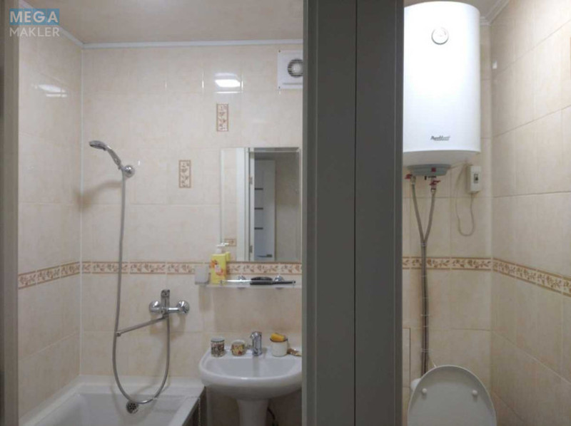 Оренда 4 кімнатні квартири, <a class="location-link" href="/odessa/" title="Недвижимость Одеса">Одеса</a>, <a class="location-link" href="/odessa/malinovskij/" title="Недвижимость Малиновський район">Малиновський р-н</a>, Генерала Петрова, 40а (изображение 6)