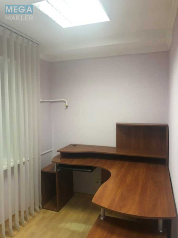 Оренда комерційної нерухомості, 44 кв.м, под офис, <a class="location-link" href="/kiev/" title="Недвижимость Київ">Київ</a>, <a class="location-link" href="/kiev/pecherskij/" title="Недвижимость Печерський район">Печерський р-н</a>, Німанська вул., 2 (изображение 4)
