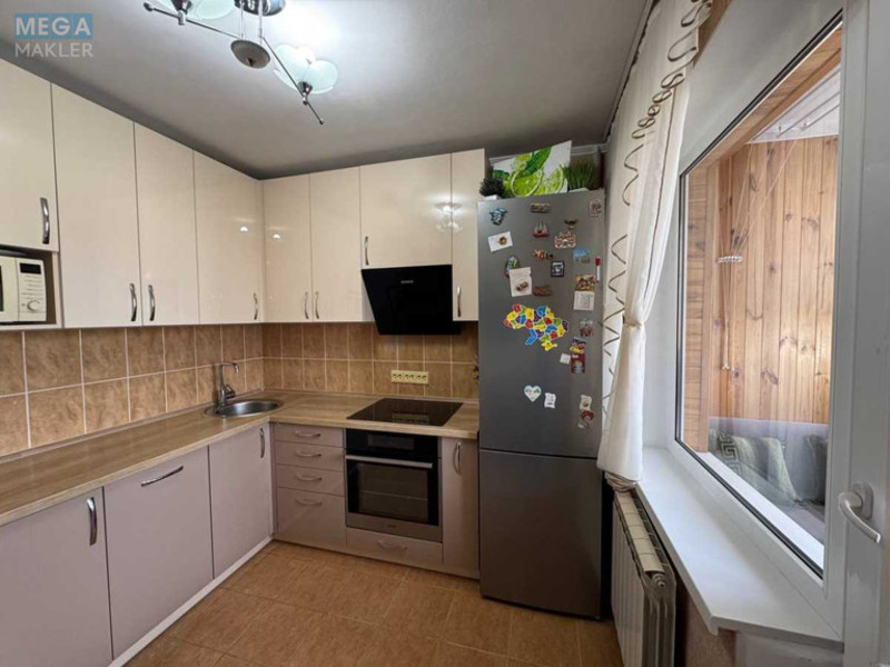 Продаж 1 кімнатної квартири (34/16/8), 13 пов. 16 пов. будинку, <a class="location-link" href="/kiev/" title="Недвижимость Київ">Київ</a>, <a class="location-link" href="/kiev/svyatoshinskij/" title="Недвижимость Святошинський район">Святошинський р-н</a>, Булгакова вул., 15А (изображение 8)