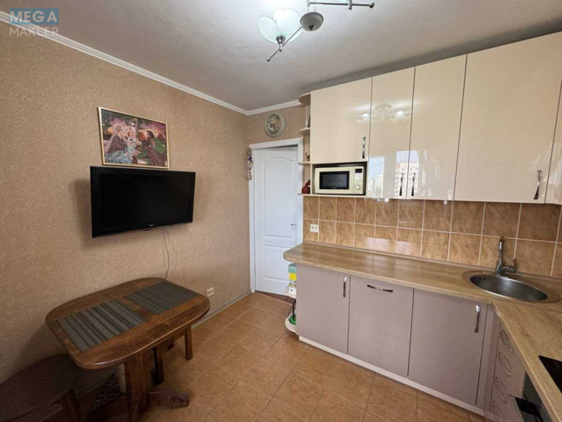 Продаж 1 кімнатної квартири (34/16/8), 13 пов. 16 пов. будинку, <a class="location-link" href="/kiev/" title="Недвижимость Київ">Київ</a>, <a class="location-link" href="/kiev/svyatoshinskij/" title="Недвижимость Святошинський район">Святошинський р-н</a>, Булгакова вул., 15А (изображение 9)