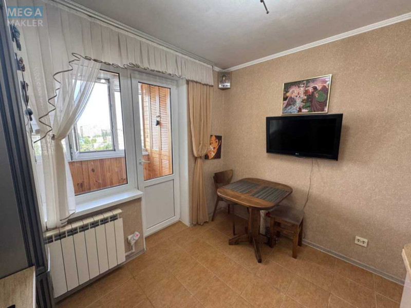 Продаж 1 кімнатної квартири (34/16/8), 13 пов. 16 пов. будинку, <a class="location-link" href="/kiev/" title="Недвижимость Київ">Київ</a>, <a class="location-link" href="/kiev/svyatoshinskij/" title="Недвижимость Святошинський район">Святошинський р-н</a>, Булгакова вул., 15А (изображение 10)