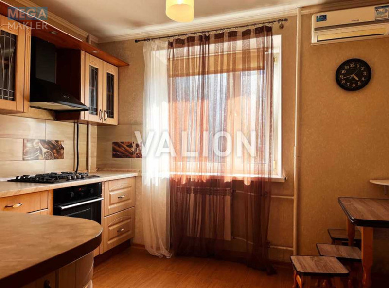 Продаж 4 кімнатної квартири (101,2/68/9,5), 5 пов. 9 пов. будинку, <a class="location-link" href="/kiev/" title="Недвижимость Київ">Київ</a>, <a class="location-link" href="/kiev/solomenskij/" title="Недвижимость Солом'янський район">Солом'янський р-н</a>, Словянська вул., 28 (изображение 2)