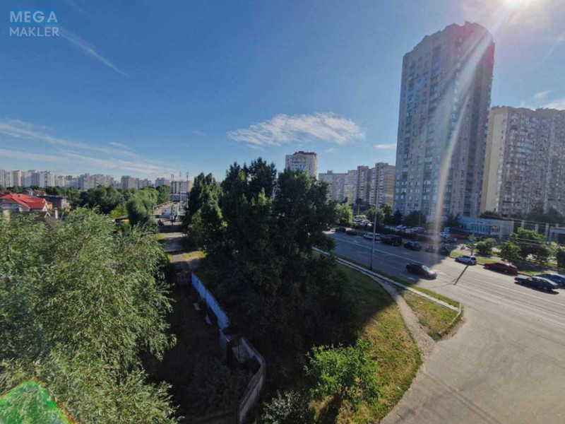 Продаж 2 кімнатної квартири (76/30/25), 4 пов. 5 пов. будинку, <a class="location-link" href="/kiev/" title="Недвижимость Київ">Київ</a>, <a class="location-link" href="/kiev/desnyanskij/" title="Недвижимость Деснянський район">Деснянський р-н</a>, Пожарского ул. (изображение 6)