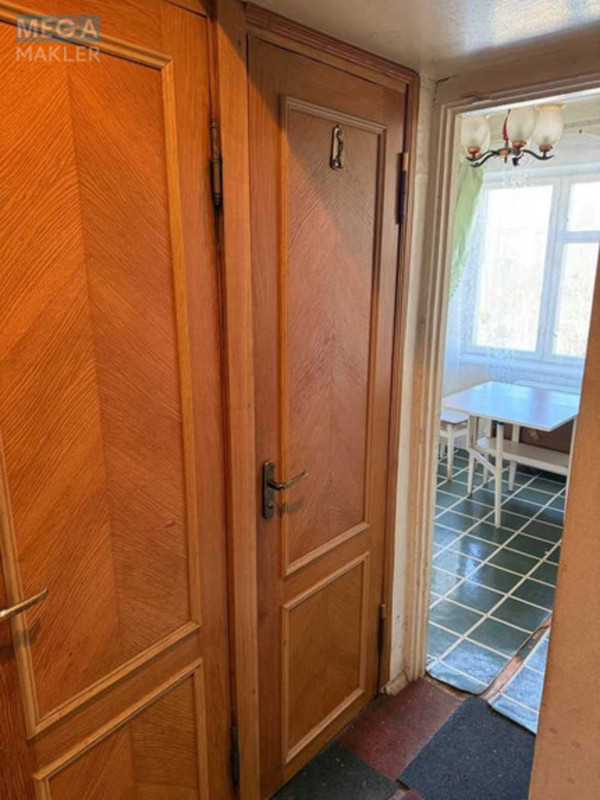 Продаж 3 кімнатної квартири (63/?/7), 9 пов. 9 пов. будинку, <a class="location-link" href="/kiev/" title="Недвижимость Київ">Київ</a>, <a class="location-link" href="/kiev/pecherskij/" title="Недвижимость Печерський район">Печерський р-н</a>, Євгена Коновальця вул. (изображение 4)