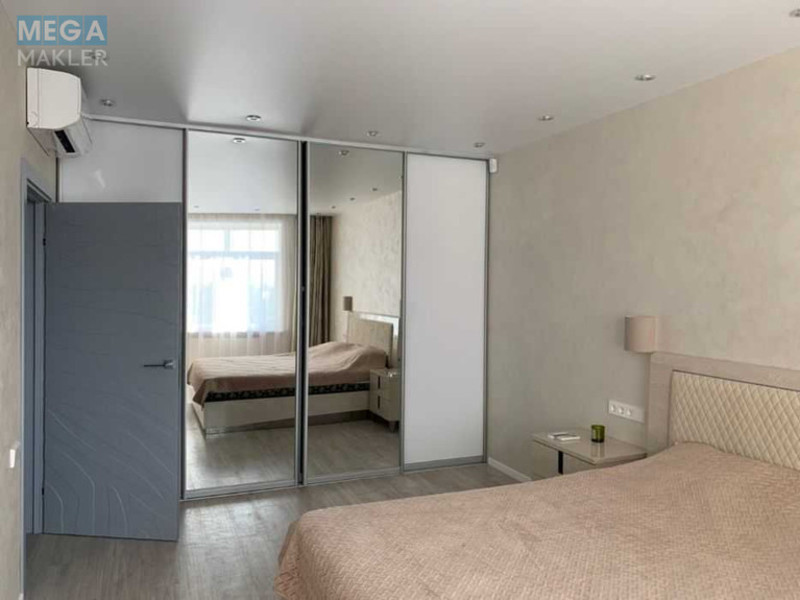 Продаж 2 кімнатної квартири (66/50/8), 12 пов. 16 пов. будинку, <a class="location-link" href="/kiev/" title="Недвижимость Київ">Київ</a>, <a class="location-link" href="/kiev/svyatoshinskij/" title="Недвижимость Святошинський район">Святошинський р-н</a>, Победы просп., 71а (изображение 4)