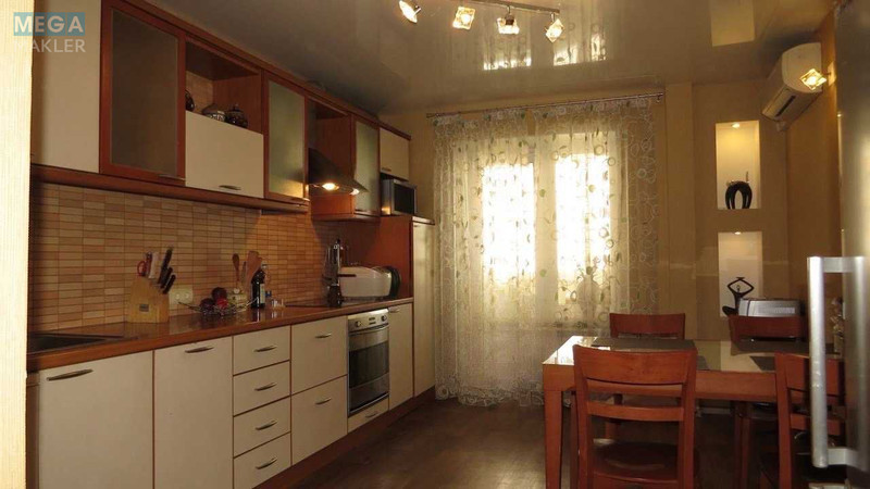 Продаж 3 кімнатної квартири (93/53/13), 9 пов. 15 пов. будинку, <a class="location-link" href="/kiev/" title="Недвижимость Київ">Київ</a>, <a class="location-link" href="/kiev/darnickij/" title="Недвижимость Дарницький район">Дарницький р-н</a>, Урлівська вул., 8 (изображение 3)