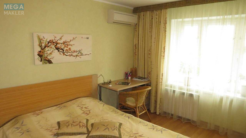 Продаж 3 кімнатної квартири (93/53/13), 9 пов. 15 пов. будинку, <a class="location-link" href="/kiev/" title="Недвижимость Київ">Київ</a>, <a class="location-link" href="/kiev/darnickij/" title="Недвижимость Дарницький район">Дарницький р-н</a>, Урлівська вул., 8 (изображение 4)