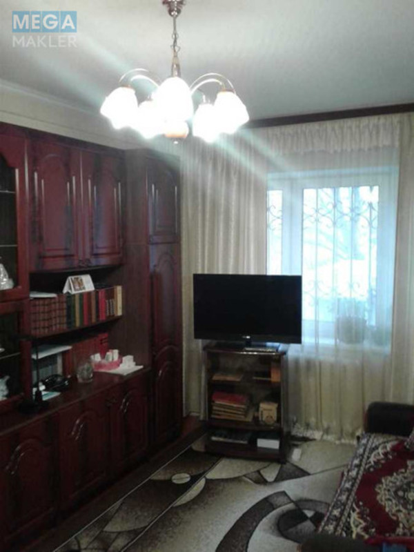 Продаж 2 кімнатної квартири (44/30/7,5), 1 пов. 5 пов. будинку, <a class="location-link" href="/kiev/" title="Недвижимость Київ">Київ</a>, <a class="location-link" href="/kiev/svyatoshinskij/" title="Недвижимость Святошинський район">Святошинський р-н</a>, Владимира Покотило ул., 3в (изображение 7)