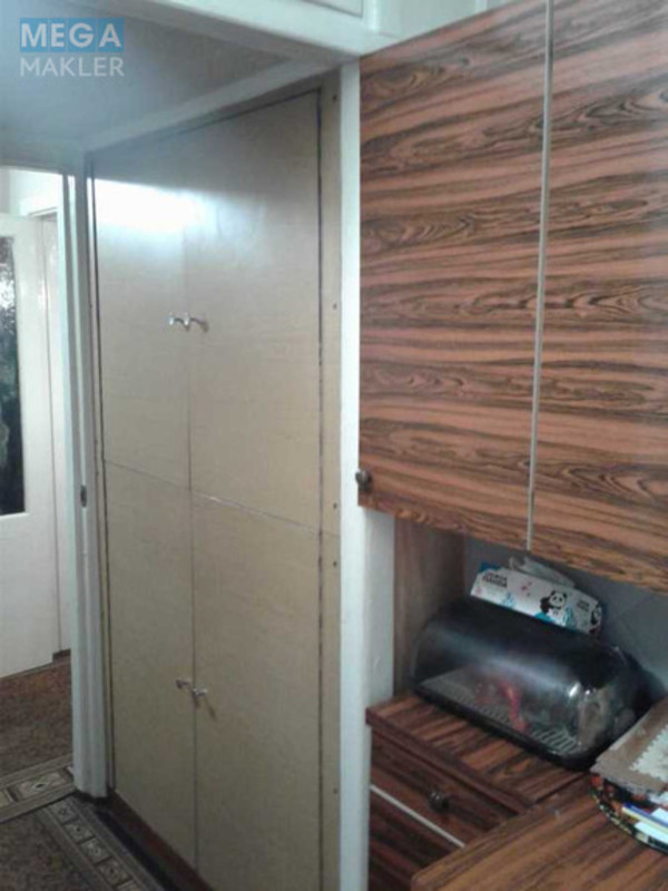 Продаж 2 кімнатної квартири (44/30/7,5), 1 пов. 5 пов. будинку, <a class="location-link" href="/kiev/" title="Недвижимость Київ">Київ</a>, <a class="location-link" href="/kiev/svyatoshinskij/" title="Недвижимость Святошинський район">Святошинський р-н</a>, Владимира Покотило ул., 3в (изображение 9)