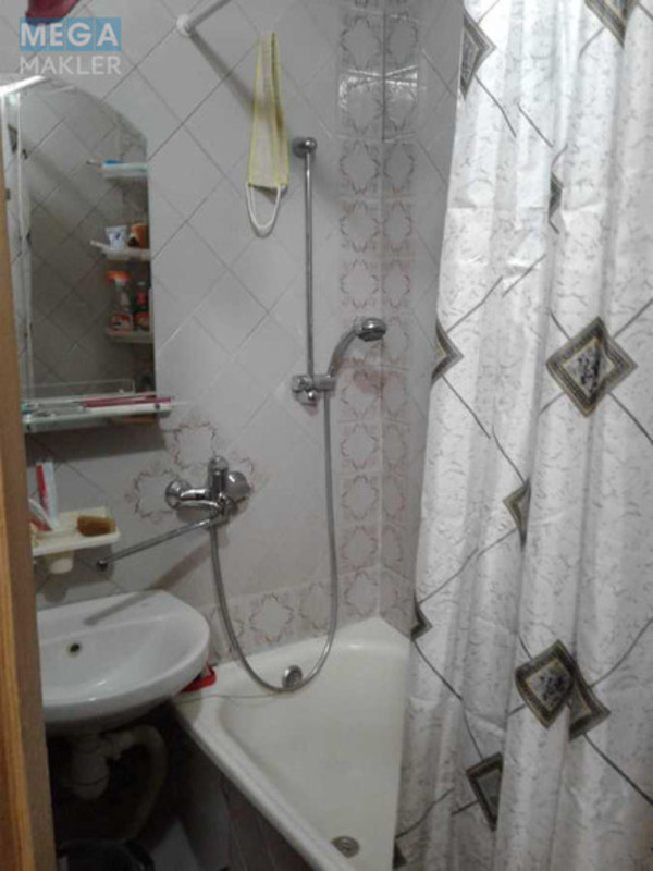 Продаж 2 кімнатної квартири (44/30/7,5), 1 пов. 5 пов. будинку, <a class="location-link" href="/kiev/" title="Недвижимость Київ">Київ</a>, <a class="location-link" href="/kiev/svyatoshinskij/" title="Недвижимость Святошинський район">Святошинський р-н</a>, Владимира Покотило ул., 3в (изображение 16)