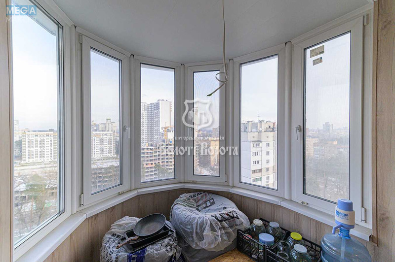 Продаж 4 кімнатної квартири (130/71/15), 15 пов. 18 пов. будинку, <a class="location-link" href="/kiev/" title="Недвижимость Київ">Київ</a>, <a class="location-link" href="/kiev/svyatoshinskij/" title="Недвижимость Святошинський район">Святошинський р-н</a>, Михайла Котельникова вул., 33 (изображение 6)