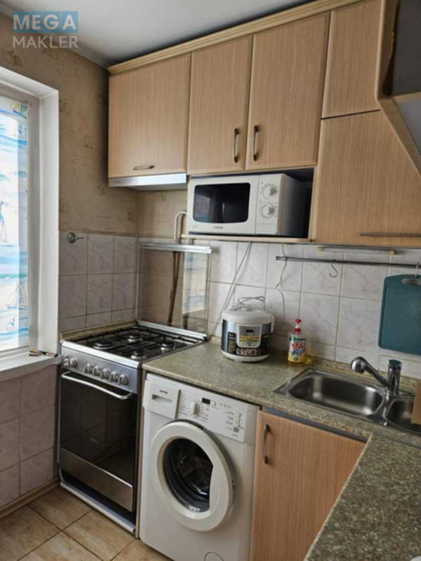 Продаж 2 кімнатної квартири (46/27/5), 9 пов. 9 пов. будинку, <a class="location-link" href="/kiev/" title="Недвижимость Київ">Київ</a>, <a class="location-link" href="/kiev/obolonskij/" title="Недвижимость Оболонський район">Оболонський р-н</a>, Озерна вул., 28 (изображение 2)