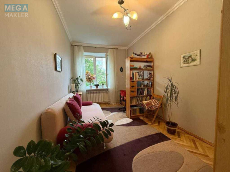 Продаж 3 кімнатної квартири (65/44/7), 5 пов. 5 пов. будинку, <a class="location-link" href="/kiev/" title="Недвижимость Київ">Київ</a>, <a class="location-link" href="/kiev/podolskij/" title="Недвижимость Подільський район">Подільський р-н</a>, Вишгородська вул., 4 (изображение 3)