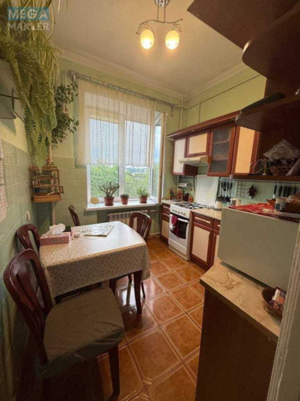 Продаж 3 кімнатної квартири (65/44/7), 5 пов. 5 пов. будинку, <a class="location-link" href="/kiev/" title="Недвижимость Київ">Київ</a>, <a class="location-link" href="/kiev/podolskij/" title="Недвижимость Подільський район">Подільський р-н</a>, Вишгородська вул., 4 (изображение 7)