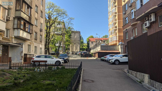 Продаж 2 кімнатної квартири (46/28/7), 2 пов. 9 пов. будинку, <a class="location-link" href="/kiev/" title="Недвижимость Київ">Київ</a>, <a class="location-link" href="/kiev/pecherskij/" title="Недвижимость Печерський район">Печерський р-н</a>, Лабораторный пер., 4 (изображение 18)