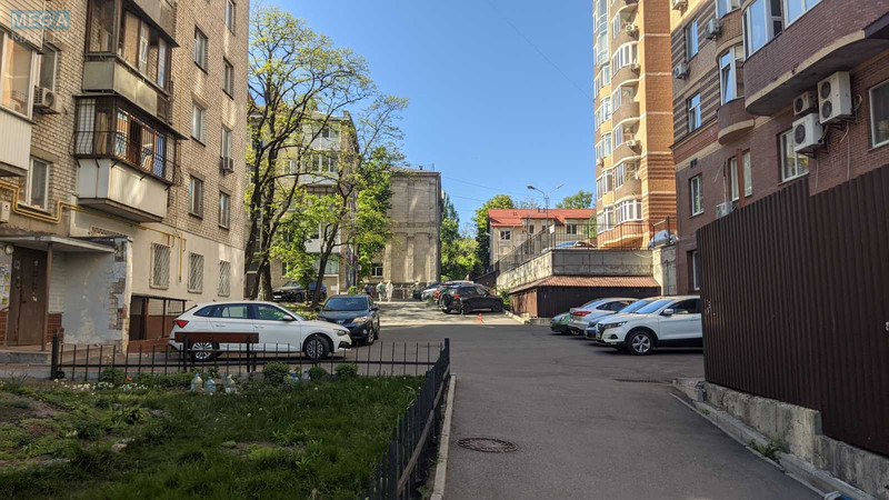 Продаж 2 кімнатної квартири (46/28/7), 2 пов. 9 пов. будинку, <a class="location-link" href="/kiev/" title="Недвижимость Київ">Київ</a>, <a class="location-link" href="/kiev/pecherskij/" title="Недвижимость Печерський район">Печерський р-н</a>, Лабораторный пер., 4 (изображение 18)