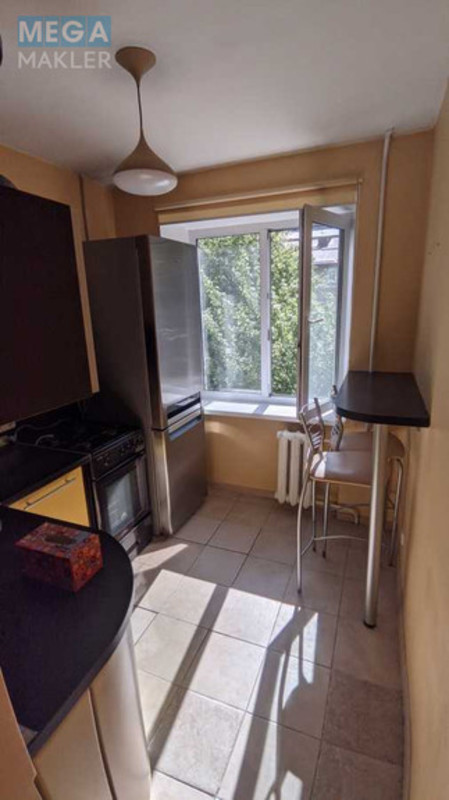 Продаж 2 кімнатної квартири (46/28/7), 2 пов. 9 пов. будинку, <a class="location-link" href="/kiev/" title="Недвижимость Київ">Київ</a>, <a class="location-link" href="/kiev/pecherskij/" title="Недвижимость Печерський район">Печерський р-н</a>, Лабораторный пер., 4 (изображение 19)