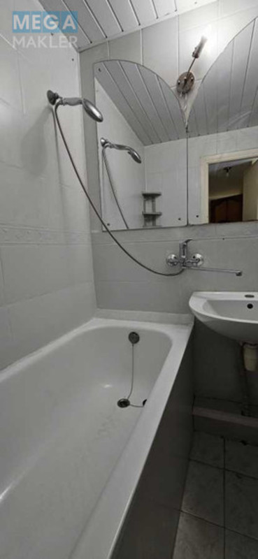 Продаж 3 кімнатної квартири (65/41/6,7), 8 пов. 9 пов. будинку, <a class="location-link" href="/kiev/" title="Недвижимость Київ">Київ</a>, <a class="location-link" href="/kiev/obolonskij/" title="Недвижимость Оболонський район">Оболонський р-н</a>, Маршала Малиновского ул., 32 (изображение 4)