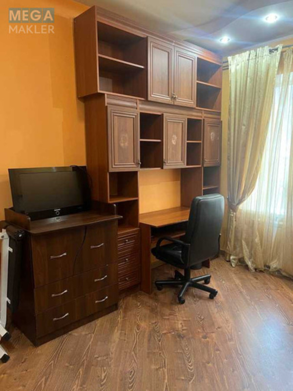 Оренда 3 кімнатної квартири, <a class="location-link" href="/kiev/" title="Недвижимость Київ">Київ</a>, <a class="location-link" href="/kiev/shevchenkovskij/" title="Недвижимость Шевченківський район">Шевченківський р-н</a>, Дмитриевская ул., 69 (изображение 8)