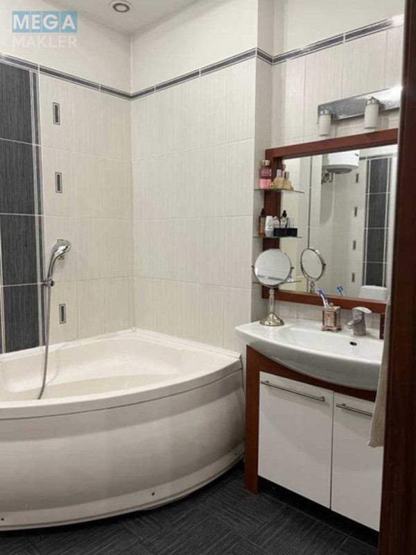 Оренда 3 кімнатної квартири, <a class="location-link" href="/kiev/" title="Недвижимость Київ">Київ</a>, <a class="location-link" href="/kiev/shevchenkovskij/" title="Недвижимость Шевченківський район">Шевченківський р-н</a>, Дмитриевская ул., 69 (изображение 17)
