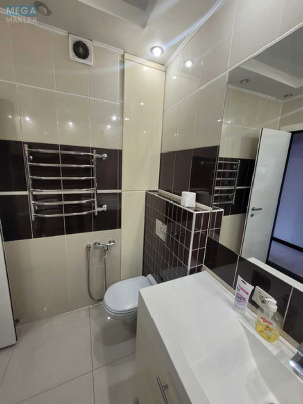 Оренда 3 кімнатної квартири, <a class="location-link" href="/kiev/" title="Недвижимость Київ">Київ</a>, <a class="location-link" href="/kiev/darnickij/" title="Недвижимость Дарницький район">Дарницький р-н</a>, Урловская ул., 40 (изображение 17)