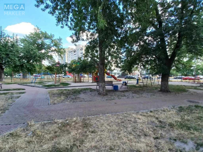 Продаж 2 кімнатної квартири (52/?/17), 15 пов. 18 пов. будинку, <a class="location-link" href="/kiev/" title="Недвижимость Київ">Київ</a>, <a class="location-link" href="/kiev/darnickij/" title="Недвижимость Дарницький район">Дарницький р-н</a>, Харьковское шоссе, 56 (изображение 11)