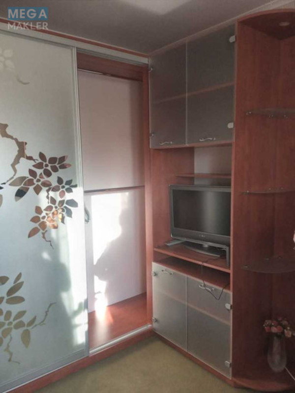 Оренда 2 кімнатної квартири, <a class="location-link" href="/kiev/" title="Недвижимость Київ">Київ</a>, <a class="location-link" href="/kiev/goloseevskij/" title="Недвижимость Голосіївський район">Голосіївський р-н</a>, Феодосийская ул., 8 (изображение 9)