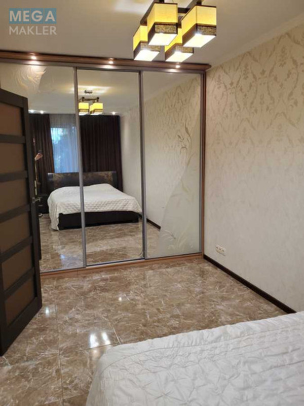 Оренда 3 кімнатної квартири, <a class="location-link" href="/kiev/" title="Недвижимость Київ">Київ</a>, <a class="location-link" href="/kiev/pecherskij/" title="Недвижимость Печерський район">Печерський р-н</a>, Лесі Українки бульв., 18а (изображение 7)