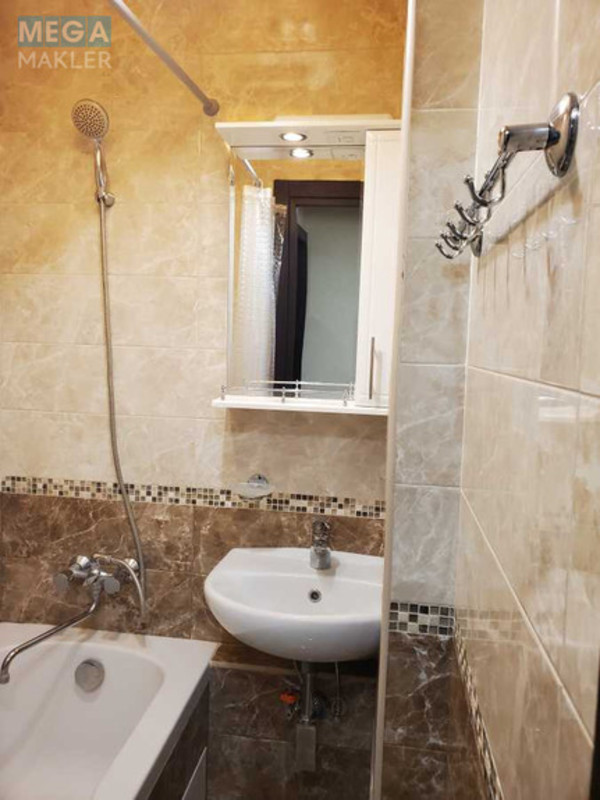 Оренда 3 кімнатної квартири, <a class="location-link" href="/kiev/" title="Недвижимость Київ">Київ</a>, <a class="location-link" href="/kiev/pecherskij/" title="Недвижимость Печерський район">Печерський р-н</a>, Лесі Українки бульв., 18а (изображение 12)