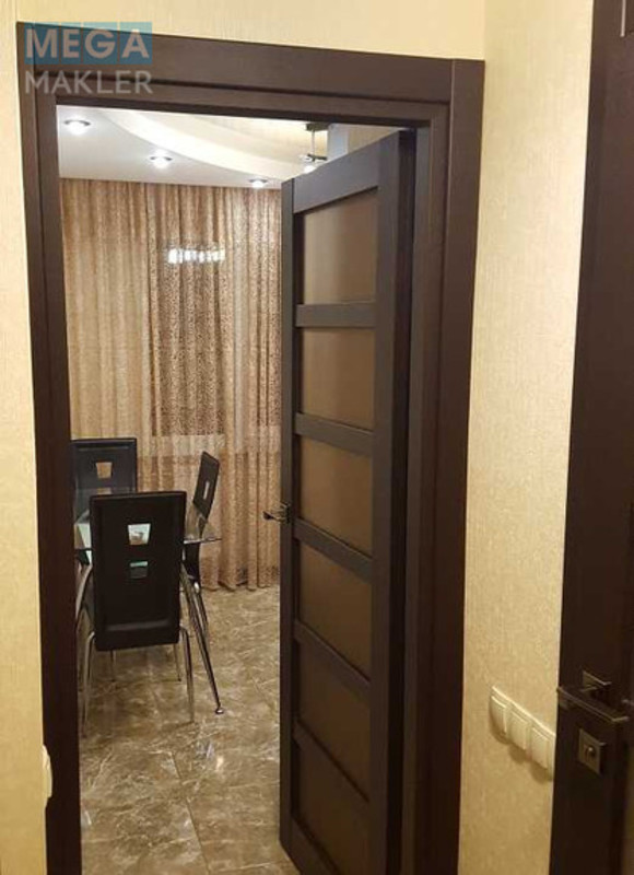 Оренда 3 кімнатної квартири, <a class="location-link" href="/kiev/" title="Недвижимость Київ">Київ</a>, <a class="location-link" href="/kiev/pecherskij/" title="Недвижимость Печерський район">Печерський р-н</a>, Лесі Українки бульв., 18а (изображение 16)
