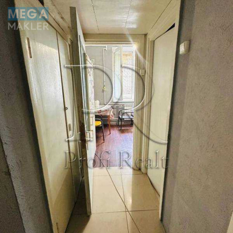 Продаж 2 кімнатної квартири (50/30/8), 1 пов. 5 пов. будинку, <a class="location-link" href="/kiev/" title="Недвижимость Київ">Київ</a>, <a class="location-link" href="/kiev/solomenskij/" title="Недвижимость Солом'янський район">Солом'янський р-н</a>, Міцкевича Адама вулиця, 9 (изображение 9)