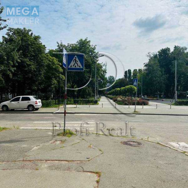 Продаж 2 кімнатної квартири (50/30/8), 1 пов. 5 пов. будинку, <a class="location-link" href="/kiev/" title="Недвижимость Київ">Київ</a>, <a class="location-link" href="/kiev/solomenskij/" title="Недвижимость Солом'янський район">Солом'янський р-н</a>, Міцкевича Адама вулиця, 9 (изображение 13)
