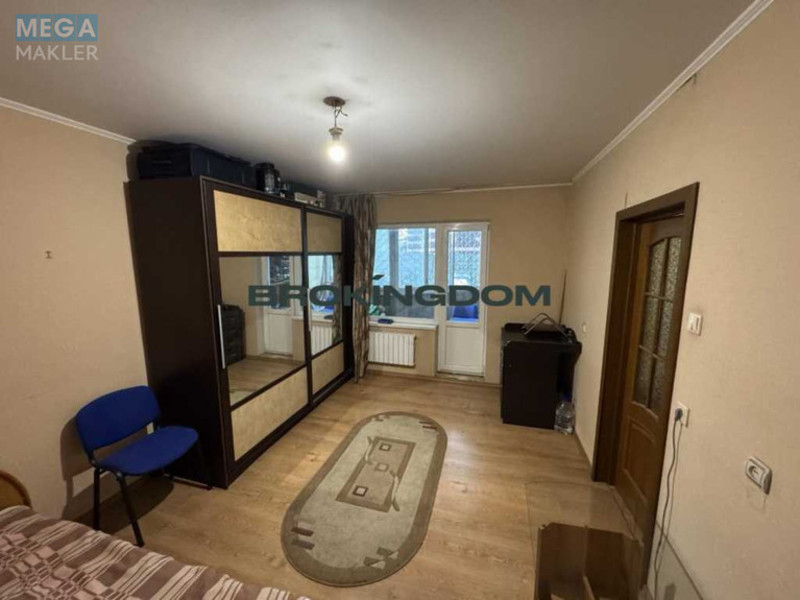 Продаж 3 кімнатної квартири (82/42/8), 1 пов. 13 пов. будинку, <a class="location-link" href="/kiev/" title="Недвижимость Київ">Київ</a>, <a class="location-link" href="/kiev/solomenskij/" title="Недвижимость Солом'янський район">Солом'янський р-н</a>, Комарова Космонавта пр-т, 10а (изображение 2)