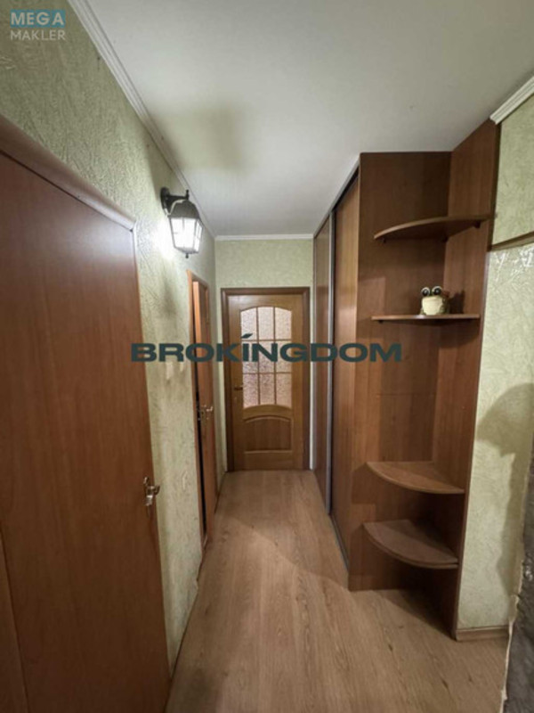 Продаж 3 кімнатної квартири (82/42/8), 1 пов. 13 пов. будинку, <a class="location-link" href="/kiev/" title="Недвижимость Київ">Київ</a>, <a class="location-link" href="/kiev/solomenskij/" title="Недвижимость Солом'янський район">Солом'янський р-н</a>, Комарова Космонавта пр-т, 10а (изображение 4)