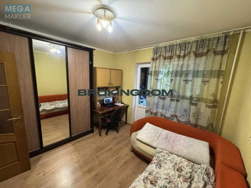 Продаж 3 кімнатної квартири (82/42/8), 1 пов. 13 пов. будинку, <a class="location-link" href="/kiev/" title="Недвижимость Київ">Київ</a>, <a class="location-link" href="/kiev/solomenskij/" title="Недвижимость Солом'янський район">Солом'янський р-н</a>, Комарова Космонавта пр-т, 10а (изображение 6)