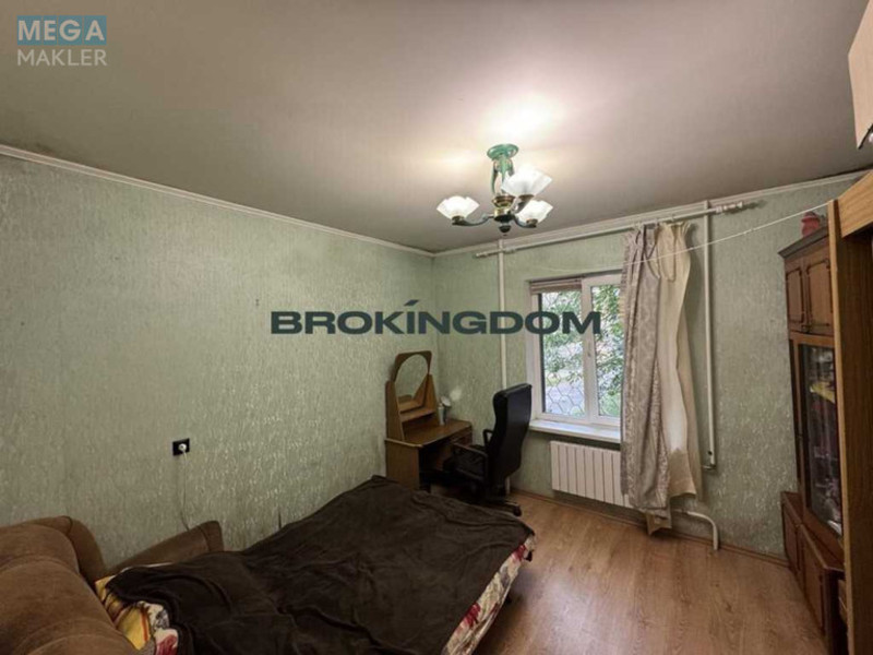 Продаж 3 кімнатної квартири (82/42/8), 1 пов. 13 пов. будинку, <a class="location-link" href="/kiev/" title="Недвижимость Київ">Київ</a>, <a class="location-link" href="/kiev/solomenskij/" title="Недвижимость Солом'янський район">Солом'янський р-н</a>, Комарова Космонавта пр-т, 10а (изображение 8)