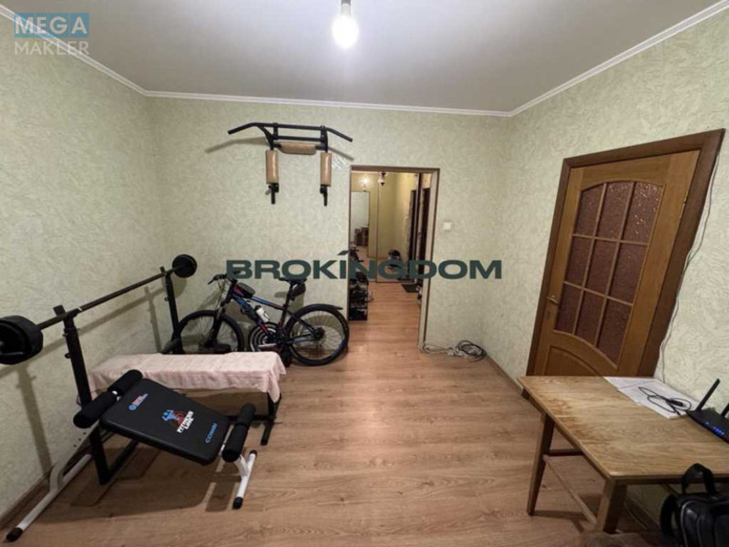 Продаж 3 кімнатної квартири (82/42/8), 1 пов. 13 пов. будинку, <a class="location-link" href="/kiev/" title="Недвижимость Київ">Київ</a>, <a class="location-link" href="/kiev/solomenskij/" title="Недвижимость Солом'янський район">Солом'янський р-н</a>, Комарова Космонавта пр-т, 10а (изображение 9)