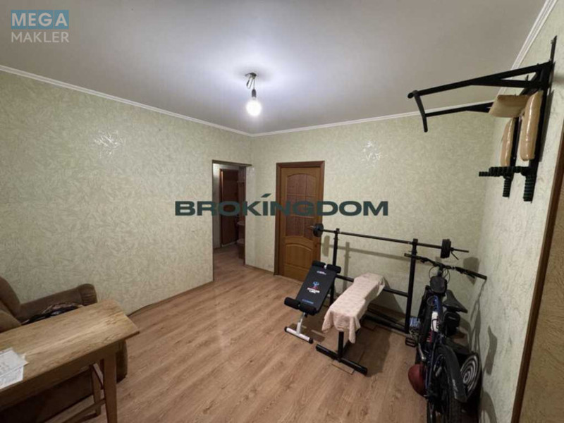 Продаж 3 кімнатної квартири (82/42/8), 1 пов. 13 пов. будинку, <a class="location-link" href="/kiev/" title="Недвижимость Київ">Київ</a>, <a class="location-link" href="/kiev/solomenskij/" title="Недвижимость Солом'янський район">Солом'янський р-н</a>, Комарова Космонавта пр-т, 10а (изображение 10)