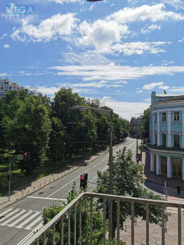 Оренда 2 кімнатної квартири, <a class="location-link" href="/kiev/" title="Недвижимость Київ">Київ</a>, <a class="location-link" href="/kiev/pecherskij/" title="Недвижимость Печерський район">Печерський р-н</a>, Михаила Грушевского ул., 28/2 (изображение 10)