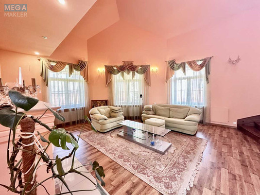 Продаж дома, 2&nbsp;поверху, 240&nbsp;кв.м, 5&nbsp;кімнат, ділянка 15&nbsp;соток, <a class="location-link" href="/kiev/" title="Недвижимость Київ">Київ</a>, <a class="location-link" href="/kiev/obolonskij/" title="Недвижимость Оболонський район">Оболонський р-н</a>, Квитки Цисык ул., 81 (изображение 9)
