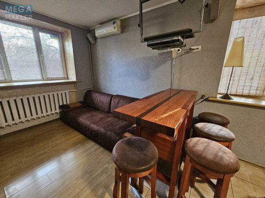 Продаж 1 кімнатної квартири (34/?/8), 1 пов. 5 пов. будинку, <a class="location-link" href="/kiev/" title="Недвижимость Київ">Київ</a>, <a class="location-link" href="/kiev/pecherskij/" title="Недвижимость Печерський район">Печерський р-н</a>, Михайла Бойчука вул., 28а (изображение 2)