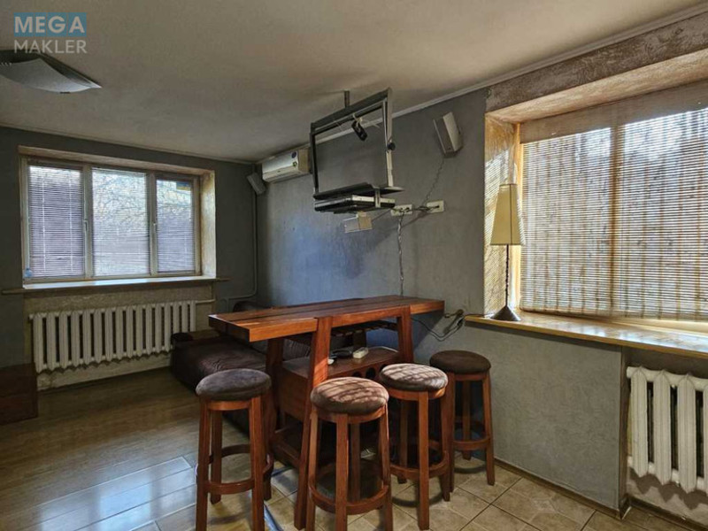 Продаж 1 кімнатної квартири (34/?/8), 1 пов. 5 пов. будинку, <a class="location-link" href="/kiev/" title="Недвижимость Київ">Київ</a>, <a class="location-link" href="/kiev/pecherskij/" title="Недвижимость Печерський район">Печерський р-н</a>, Михайла Бойчука вул., 28а (изображение 3)