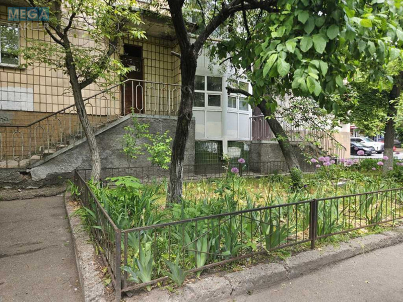 Продаж 1 кімнатної квартири (34/?/8), 1 пов. 5 пов. будинку, <a class="location-link" href="/kiev/" title="Недвижимость Київ">Київ</a>, <a class="location-link" href="/kiev/pecherskij/" title="Недвижимость Печерський район">Печерський р-н</a>, Михайла Бойчука вул., 28а (изображение 10)