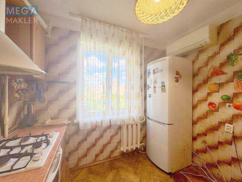 Продаж 2 кімнатної квартири (51/30/7), 5 пов. 10 пов. будинку, <a class="location-link" href="/kiev/" title="Недвижимость Київ">Київ</a>, <a class="location-link" href="/kiev/podolskij/" title="Недвижимость Подільський район">Подільський р-н</a>, Івана Виговського вул., 11а (изображение 2)