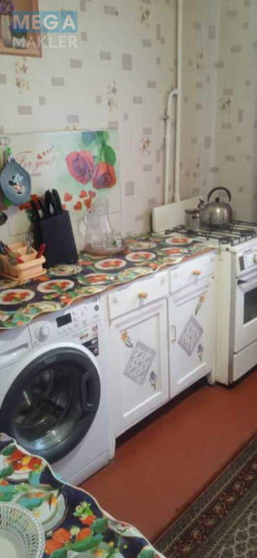 Продаж 1 кімнатної квартири (35/19/7), 4 пов. 9 пов. будинку, <a class="location-link" href="/kiev/" title="Недвижимость Київ">Київ</a>, <a class="location-link" href="/kiev/podolskij/" title="Недвижимость Подільський район">Подільський р-н</a>, Галицька вул., 11 (изображение 8)